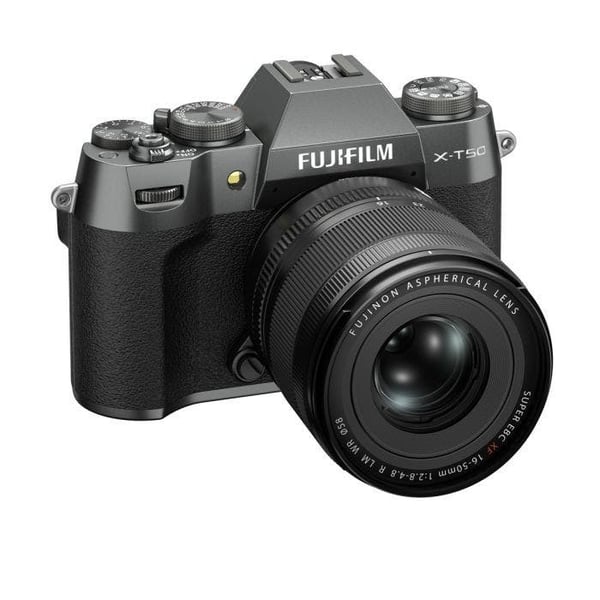 Fujifilm X -T50 + XF16-50mmF2.8-4.8 R LM WR MILC 40,2 MP X-Trans CMOS 5 HR 7728 x 5152 pixel Kul, Sølv