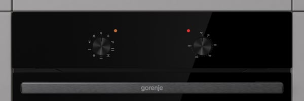 Gorenje Indbygningsovn (73 L) med op til 250 °C til bagning og sprøde ovnretter. Stor kapacitet gør det nemt at lave flere retter samtidig, mens enkel betjening og AquaClean sikrer nem brug og hurtig rengøring i hverdagen.