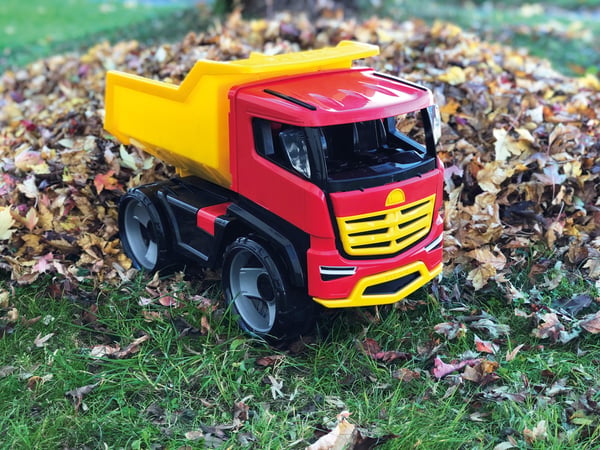 Lena GIGA TRUCKS Dump truck Titan