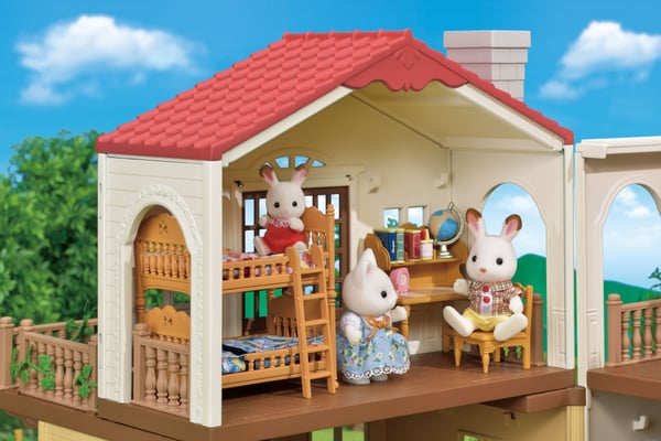 Sylvanian Families Kaupunkitalo valoilla