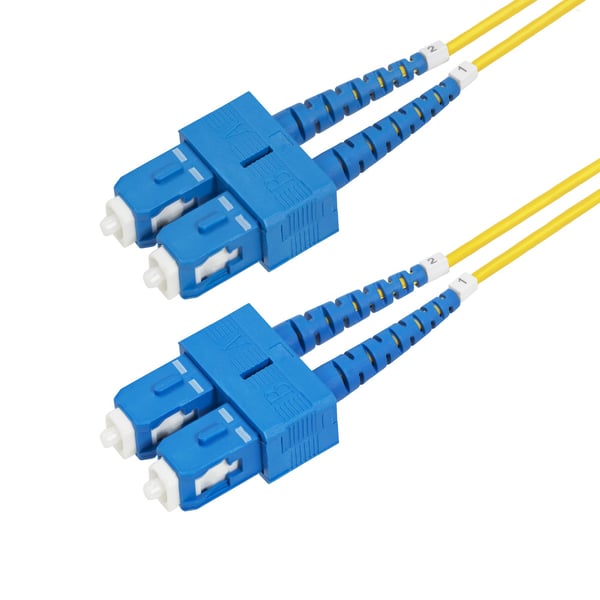 StarTech.com 2 m fiberoptisk SC- till SC-duplexkabel (UPC) med OS2-enkelläge, 9/125 µm, 40G/100G, böjningsokänslig, låg insättningsförlust, LSZH-fiberpatchkabel