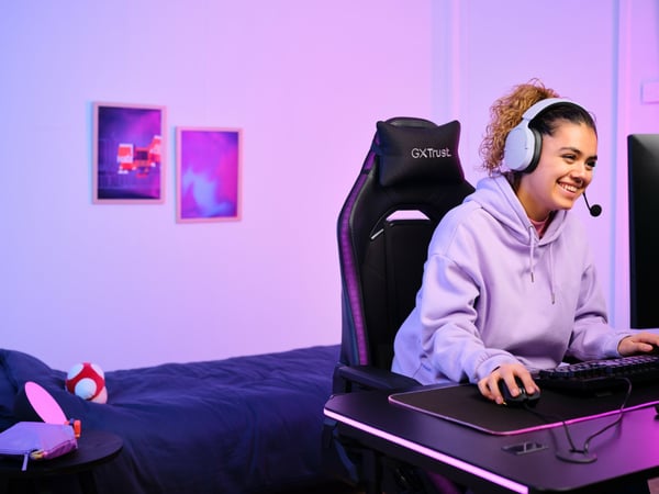 Trust GXT 491P FAYZO Kuulokkeet Langallinen & langaton Pääpanta Pelaaminen USB A-tyyppi Bluetooth Musta, Purppura