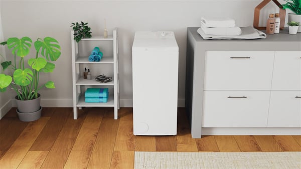 Indesit Turn&GO BTW L60400 IT Pesukone Päältätäytettävä 6 kg 951 RPM Valkoinen