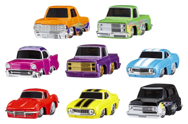 MGA Entertainment CarTuned Series 1 - 1987 Chevy C10 (Custom - Green)