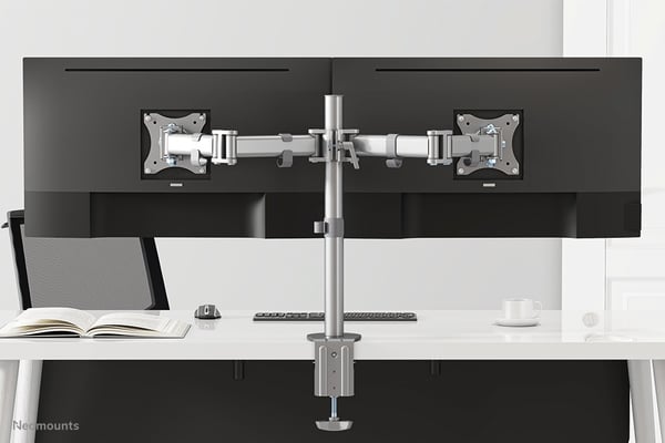 Neomounts NM-D135DSILVER skærmbeslag og -stativer 68,6 cm (27") Skrivebord Sølv