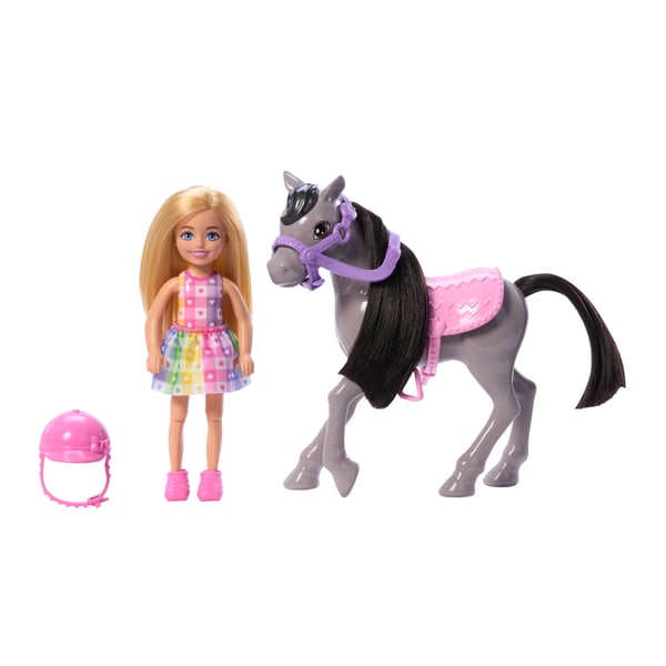 Barbie Chelsea -dukke og hestelegetøjssæt, inkluderer hjelmtilbehør, dukke bøjer i knæene for at 'ride” ponyen