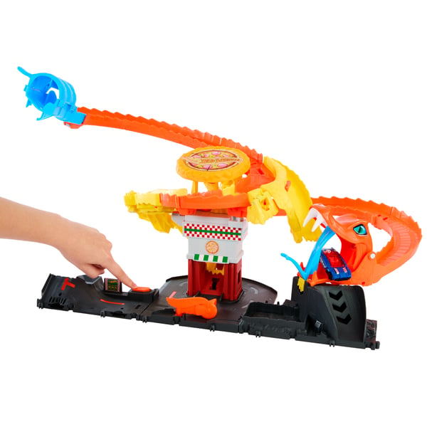 Hot Wheels City Pizza Slam Cobra Attack-lekset med leksaksbil i skala 1:64