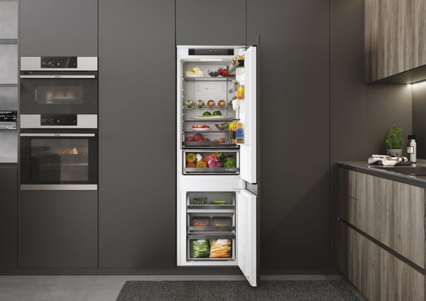 Haier 2D 55 Series 6 HBW5518E Indbygget 248 L Hvid