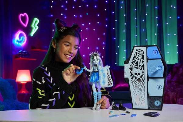 Monster High Skulltimate Secrets Fearidescent Frankie Stein-docka