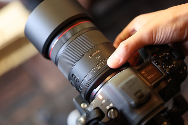 Canon RF 50mm F1.4L VCM MILC Vakiozoom-objektiivi Musta