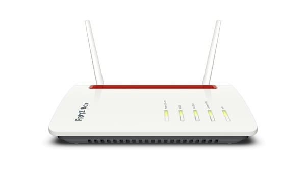Box 6850 5G langaton reititin Gigabitti Ethernet Kaksitaajuus (2,4 GHz/5 GHz) Valkoinen