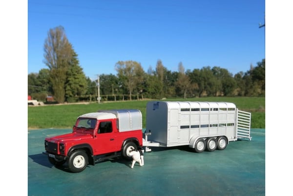 Tomy Land Rover Defender 90 + Canopy