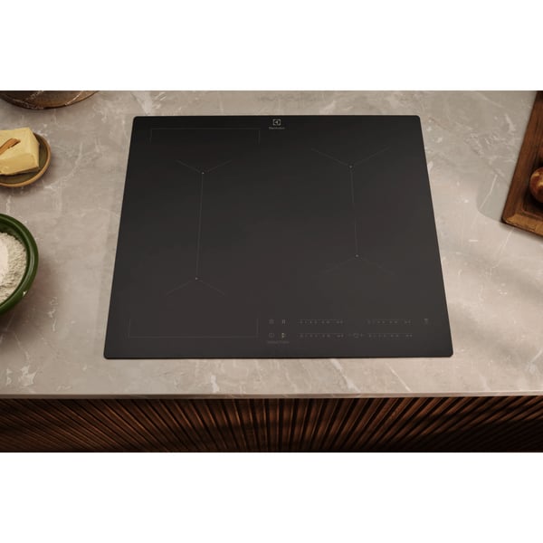 Electrolux EIV83443CT Svart Inbyggd 80 cm Induktionshäll med zon 4 zone(s)