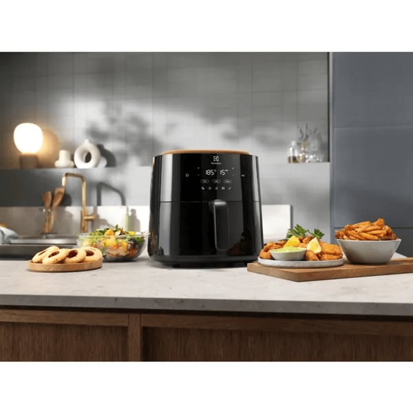 Electrolux EAF7B Single 6,8 l Fristående 1800 W Varmluftsfritös Svart
