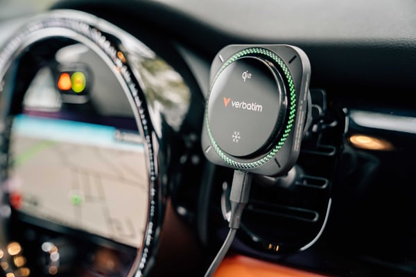 Verbatim Charge 'n' Drive Qi2 RGB Smartphone Sort USB Trådløs opladning Hurtig opladning Automatisk