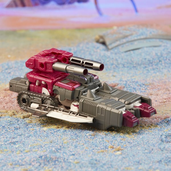 Transformers Legacy Deluxe Skullgrin