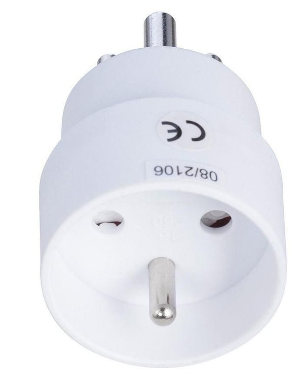Microconnect GRUPADK pistorasia-adapteri Tyyppi K (DK) Tyyppi E (FR) Valkoinen