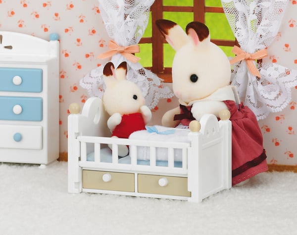 Sylvanian Families Sæt til Baby Chokoladekanin (babyseng)