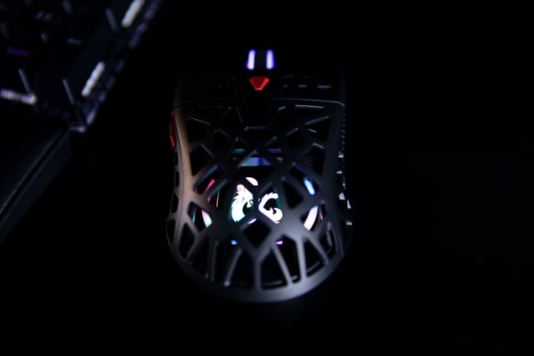Konix Dungeons & Dragons hiiri Pelaaminen Oikeakätinen USB A-tyyppi Laser 12400 DPI