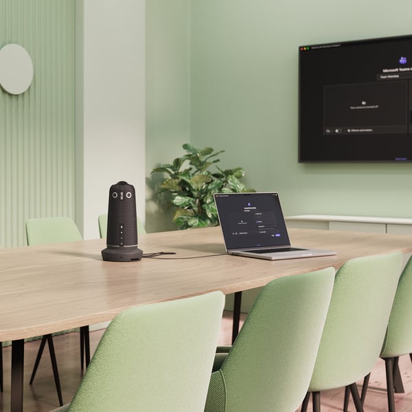 Owl Labs Meeting Owl 5 Pro — 360-graders 4K smart videokonferencekamera, mikrofon og højttaler (automatisk højttalerfokus, BYOD med ét kabel, native HDMI og Ethernet)