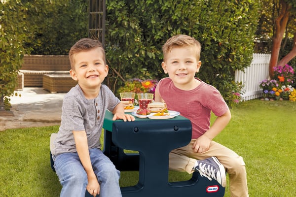 Little Tikes Easy Store Picnic Table