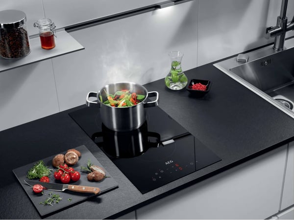 AEG HRB32310CB Sort Indbygget 29 cm Keramisk 2 zone(s)