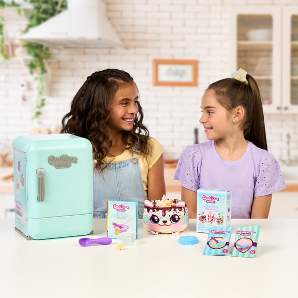 Moose Toys Cookeez Makery Freezy Cakez