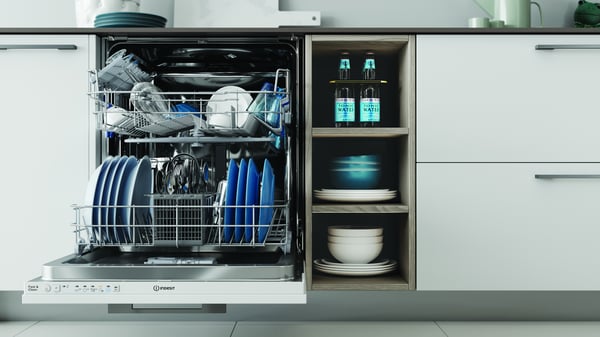 Indesit IN2IE14CNP80 Fuldt indbygget 14 kuverter
