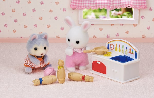 Sylvanian Families Baby's Legetøjskasse - Snekanin & Panda Babyer