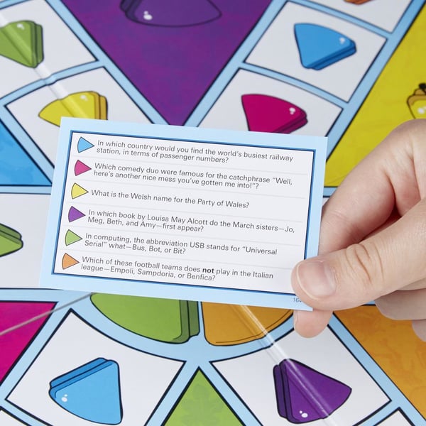 Hasbro Gaming Trivial Pursuit Family Edition Brädspel Frågespel