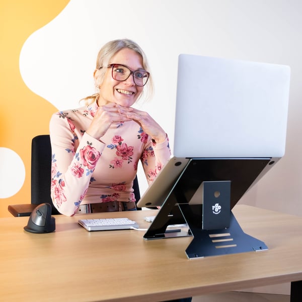 R-Go Tools Laptopstandaard R-Go Riser Document, ergonomisch, inklapbare en verstelbare standaard met documenthouder, zwart