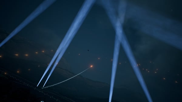 BANDAI NAMCO Entertainment Ace Combat 7 : Skies Unknown Standard Tyska, Engelska, Förenklad kinesiska, Koreanska, Spanska, Franska, Italienska, Japanska, Polska, Portugisiska, Ryska PlayStation 4