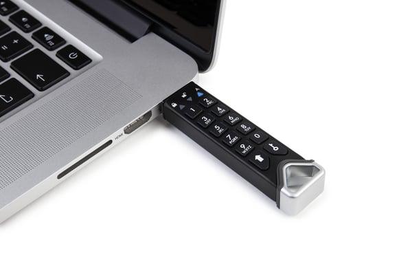 iStorage datAshur PRO2 USB-muisti 16 GB USB A-tyyppi 3.2 Gen 1 (3.1 Gen 1) Musta