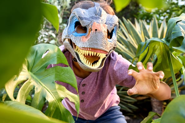 Jurassic World Snarlin' Sounds Velociraptor Mask