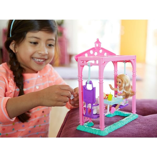 Barbie Club Chelsea Doll and Pet Picnic