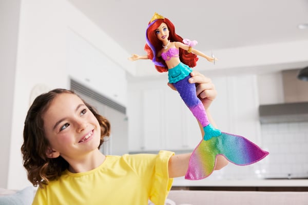 Disney Princess Disney-prinsessalelut, uiva Ariel-merenneitonukke