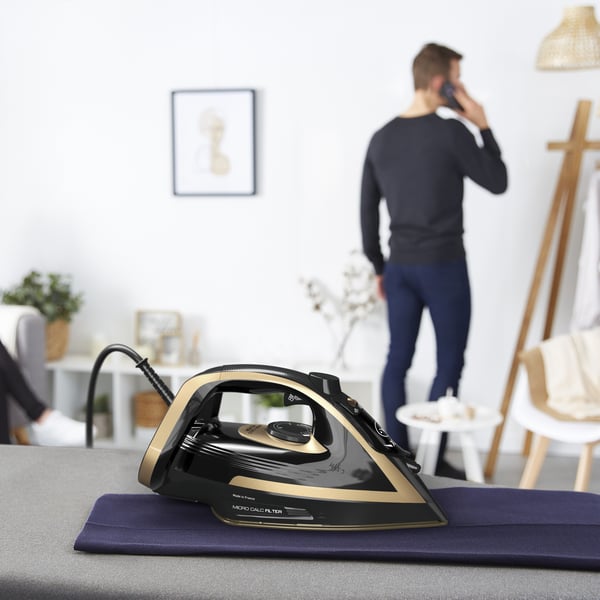Tefal Puregliss FV8064 Tør & dampstrygejern Durilium AirGlide Autoclean soleplate 3000 W Sort, Bronze