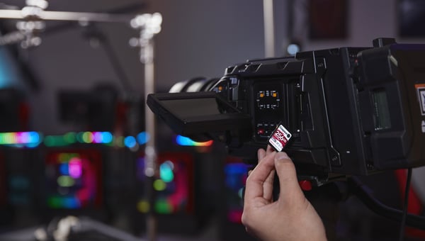 Kingston Technology 256 Gt Canvas React Plus SDXC UHS-II 300R/260W U3 V90, täysteräväpiirto/4K/8K