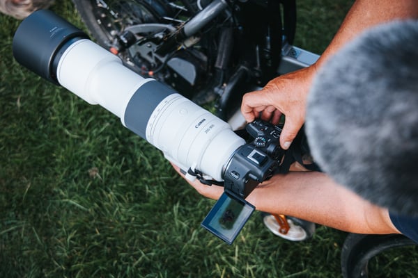 Canon RF 200-800 mm F6.3-9 IS USM MILC Telefoto zoomobjektiv Sort, Hvid