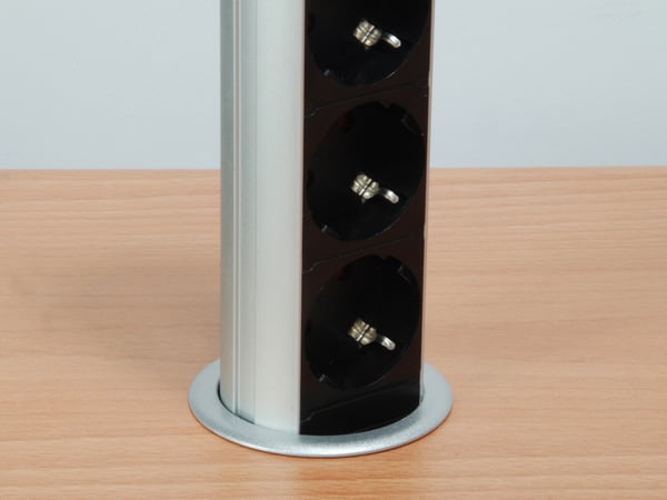 Equip 333304 strømforsyningsenhed (PDU) 3 AC stikkontakt(er) Sort, Sølv