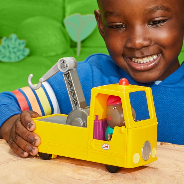 Peppa Pig Granddad Dog's Tow Truck