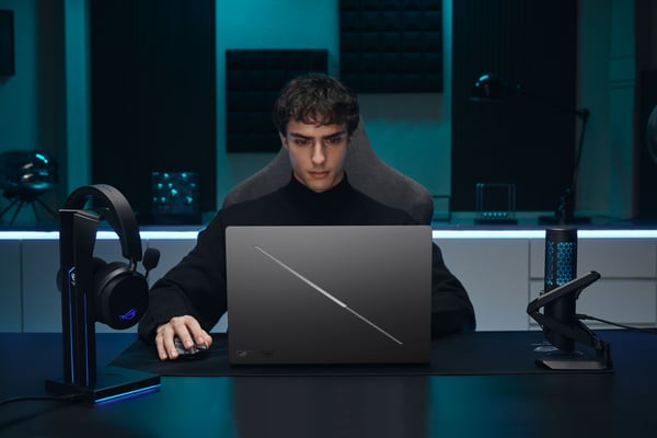 ASUS ROG Zephyrus G16 GU606AP-TB041W Intel Core Ultra 9 386H Laptop 40,6 cm (16") WQXGA 32 GB LPDDR5x-SDRAM 1 TB SSD NVIDIA GeForce RTX 5070 Wi-Fi 7 (802.11be) Windows 11 Home Tysk Grå
