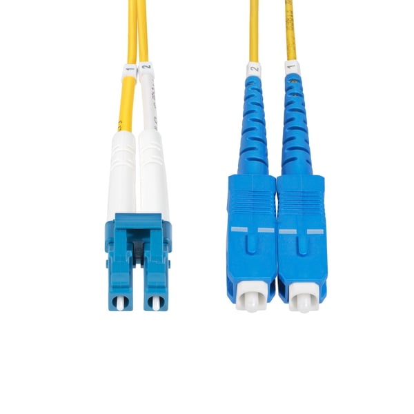 StarTech.com 5 m fiberoptisk LC- till SC-duplexkabel (UPC) med OS2-enkelläge, 9/125 µm, laseroptimerad, 100G, böjningsokänslig, låg insättningsförlust, LSZH-fiberpatchkabel