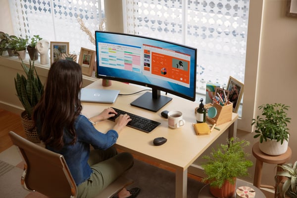 HP P34hc G4 WQHD USB-C välvd bildskärm