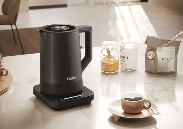 Haier HKE5A 011 vattenkokare 1,7 l 2200 W Svart
