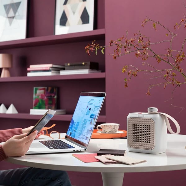 De’Longhi HFX10B03.PK inomhus Rosa, Vit 360 W Elektrisk värmefläkt