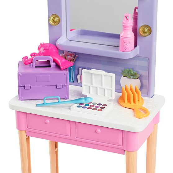 Barbie Big City, Big Dreams “Malibu” Doll & Dressing Room Playset