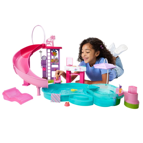 Barbie Dream Pool-legesæt med rutsjebane og boblebad, over 20 stk. tilbehør, inklusive kæledyr, baderinge og meget mere