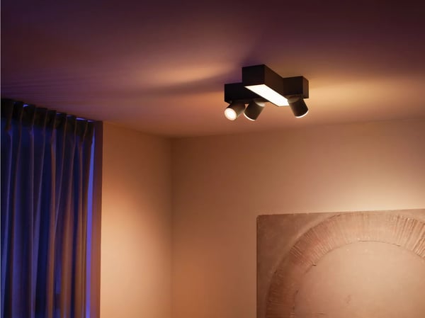 Philips Hue White and Color ambiance Centris kattovalaisin kolmella spotilla