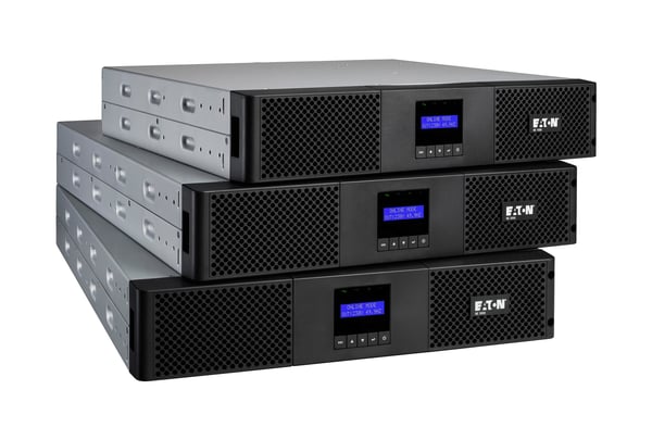 Eaton 9E2000IR UPS-virtalähde Taajuuden kaksoismuunnos (verkossa) 2 kVA 1800 W 6 AC-pistorasia(a)